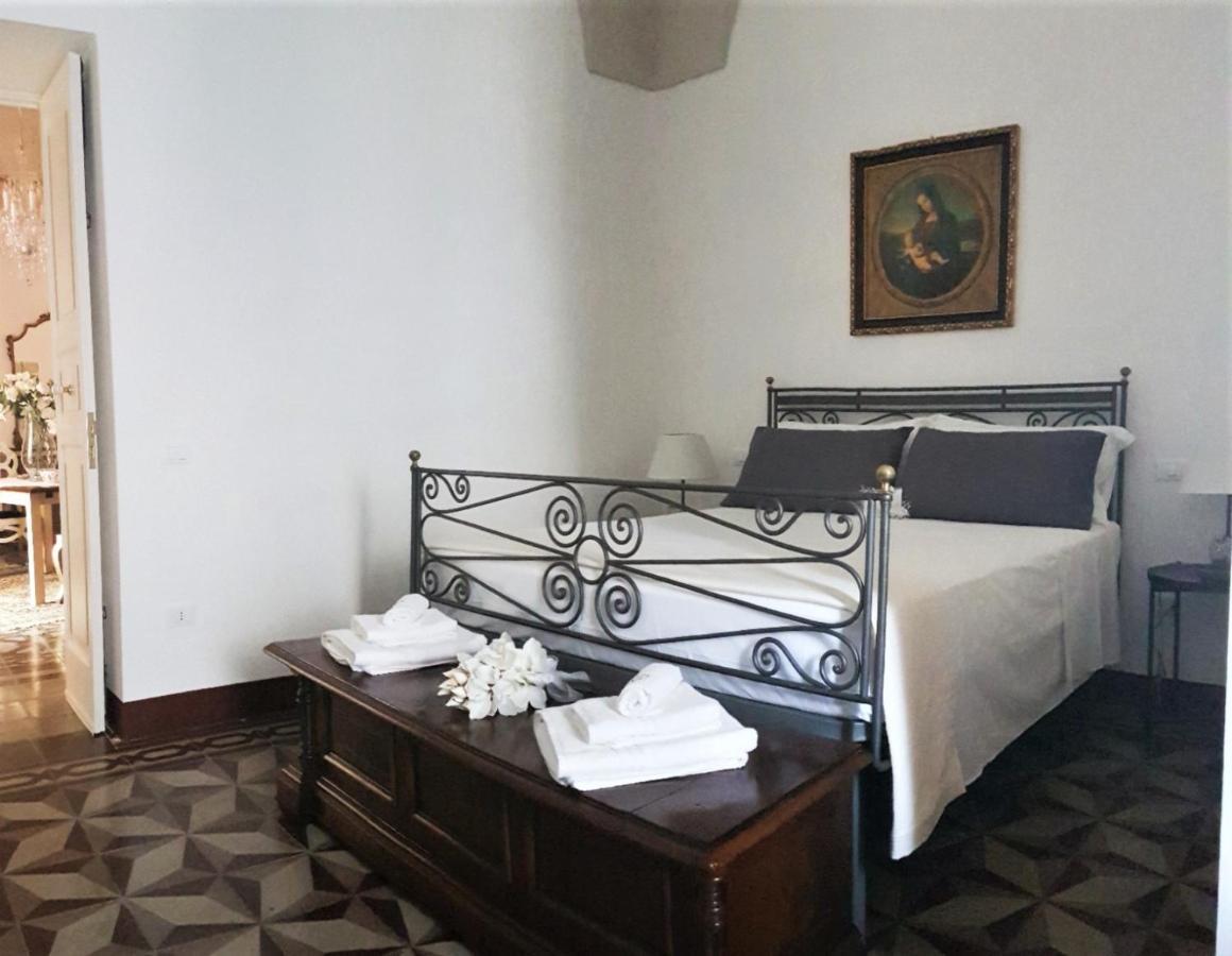 Palazzo Megha Suite & Breakfast Palmariggi Extérieur photo